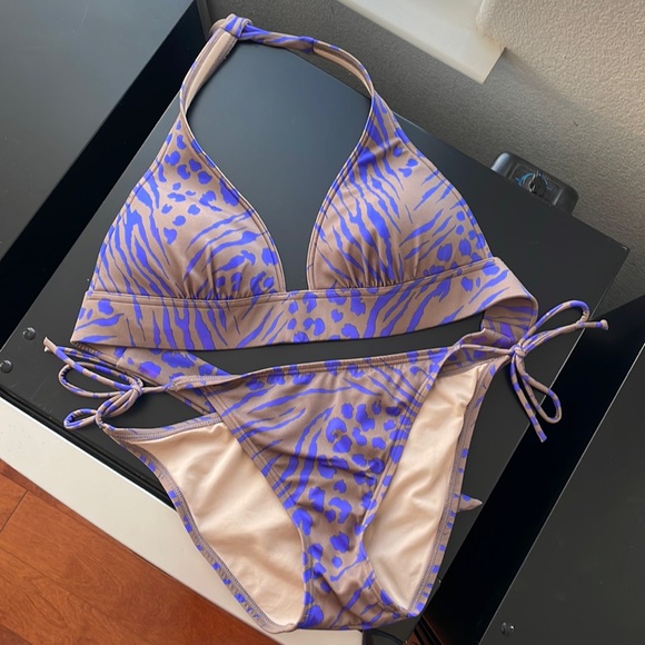 Victoria’s Secret halter bikini - Picture 1 of 6